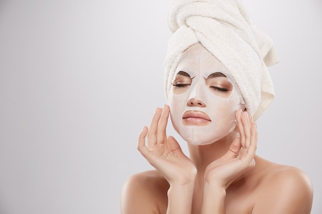 latest breaking, 10 Best Womens Skincare, pretty, girl, with, skincare
