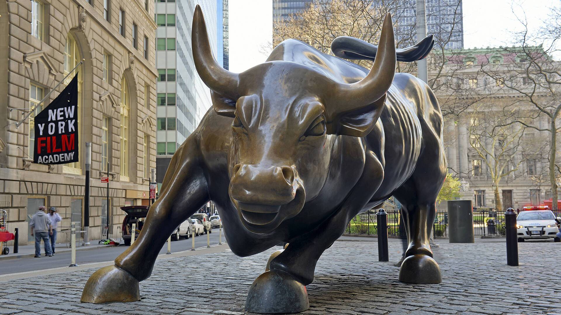 latest breaking, Living With Stock Valuation wall, street